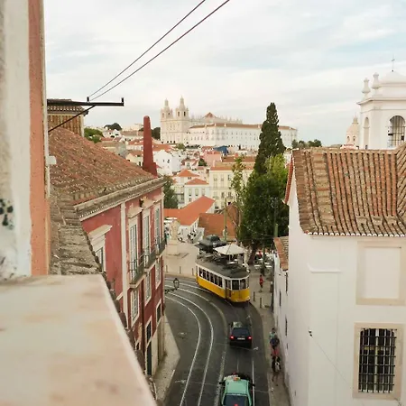 Tram 28 With Perfect View Over Alfama Apartamento *