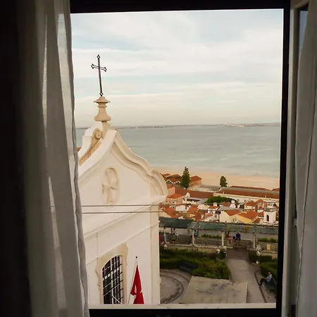 Apartment Tram 28 With Perfect View Over Alfama