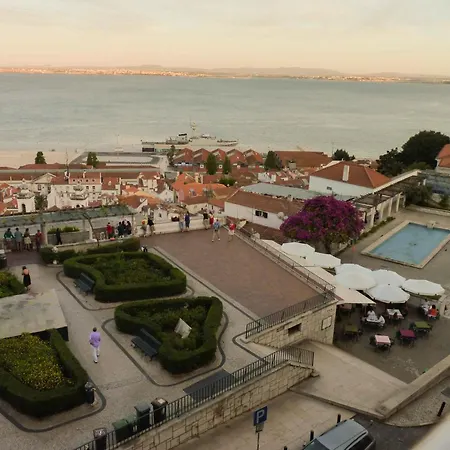 Apartment Tram 28 With Perfect View Over Alfama *