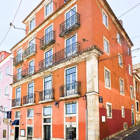 Tram 28 With Perfect View Over Alfama Apartment